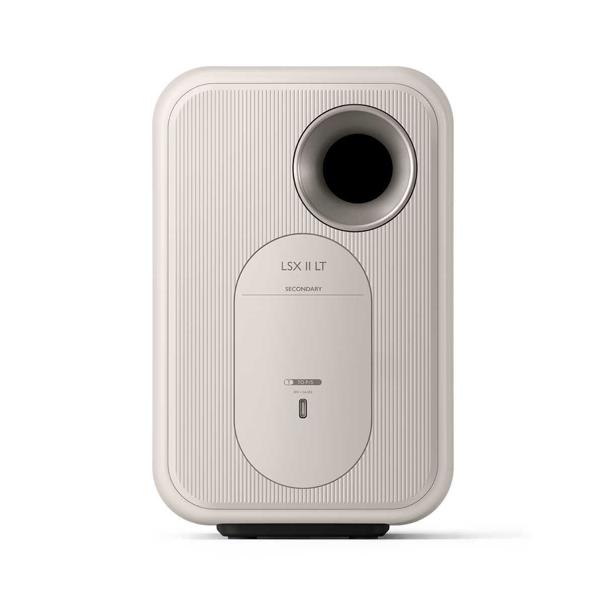 Góc mặt sau thứ hai của loa KEF LSX II LT để quan sát rõ thân loa và cổng